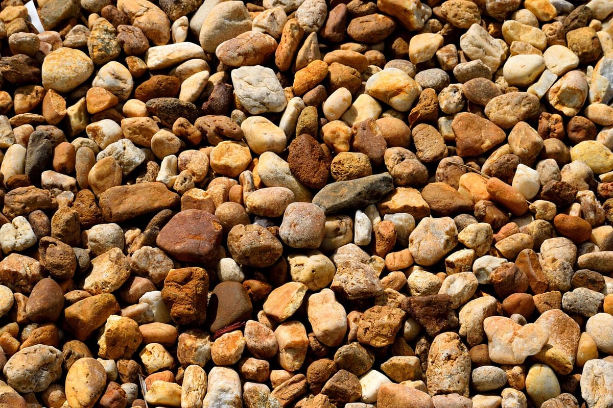Decorative stone and gravel aggregate